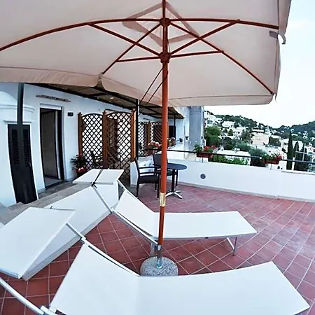 Casa Costanza بيت ضيافة 4*