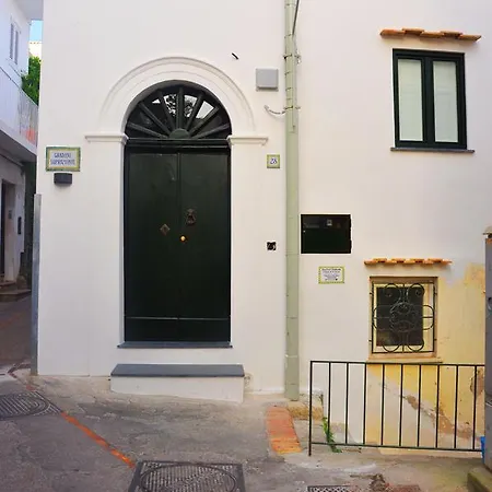 Casa Costanza 2* كابري